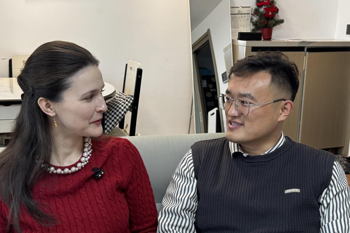 26�q���_˹Ů��Сɏ�������v��������ͨԒ�������L�࣬߀�Ԟ����Ї������fԒ�����c34�qɽ�|�Ϲ���ʿ�����ң����a�ԏ������Ŀ�Ů���Ʊ��_�����꣬�������С�Ԓ���ࡢ��������������󡷣�