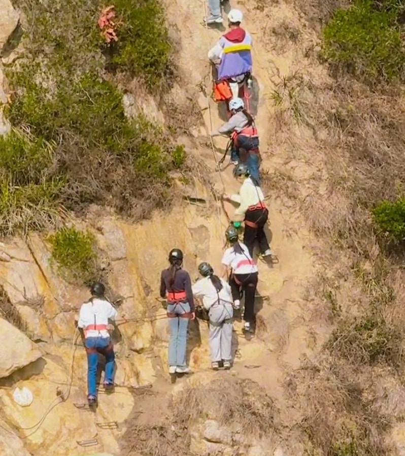 �������¿��ȱ��죬���мҳ���С����ǰȥ���顣 ����ʯ����С���飩