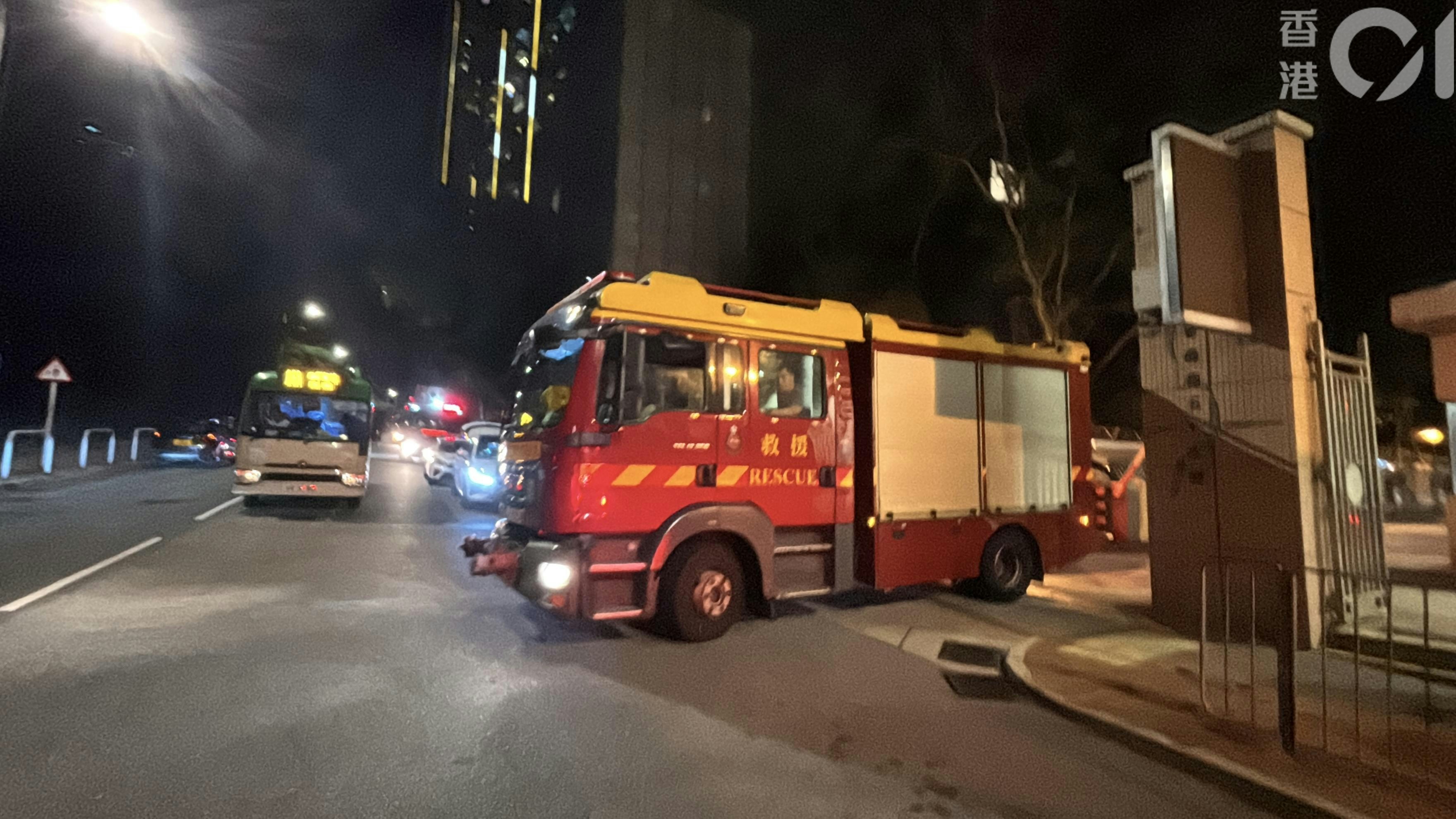 消防趕抵救援，幸火警無釀傷亡。（林振華攝）