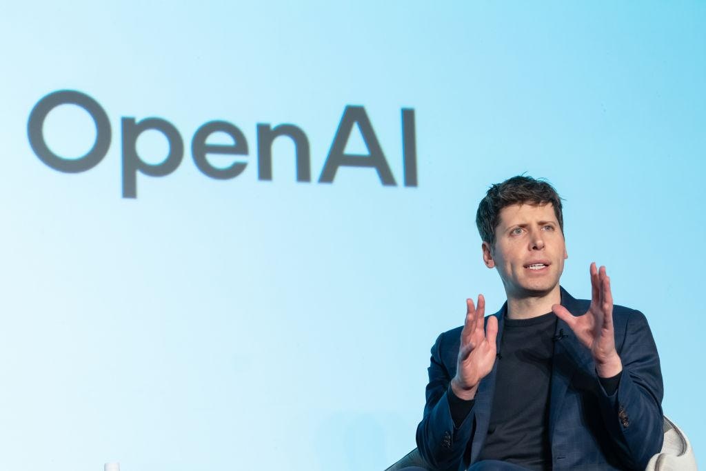 当英伟达与OpenAI等人工智慧上下游企业达成多笔天价交易后,这些「循环交易」加剧了全球市场对泡沫危机的恐惧。(Getty Images)