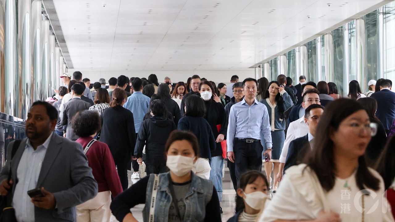 楊何蓓茵稱郵政改合約制屬唯一例外 公務員非鐵飯碗:唔做都係錯