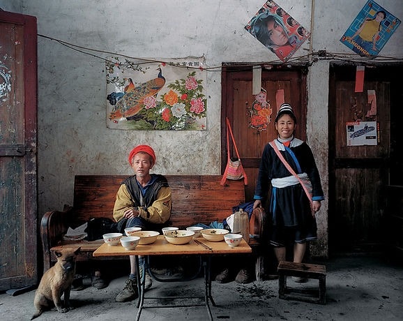 他造访了多个少数民族居住地区,包括彝族、苗族、瑶族等等。(robertvanderhilst.photography相册网站)