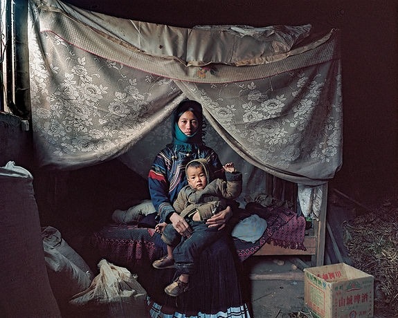 他造访了多个少数民族居住地区,包括彝族、苗族、瑶族等等。(robertvanderhilst.photography相册网站)