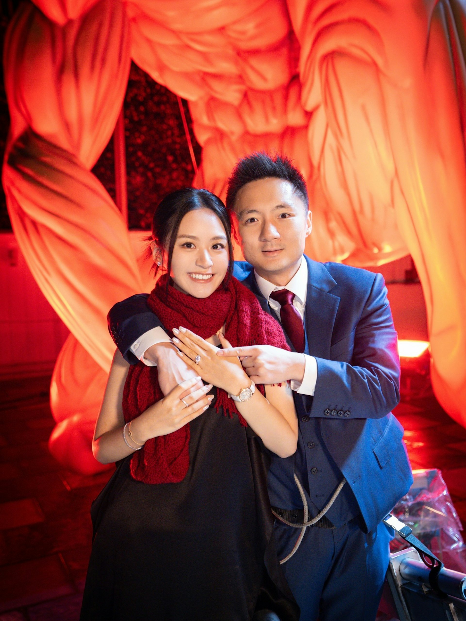 钟培生向庄雅婷求婚成功。(钟培生FB)