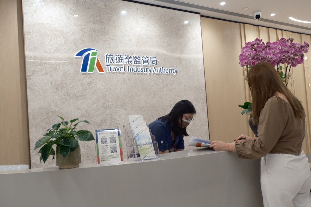 [勞動轉型與尊嚴守護] 內地入境團導遊蕭文忠涉以不當言論威迫旅客購物遭旅監局釘牌：AI 反思技術時代下人類職業倫理的底線與尊嚴
