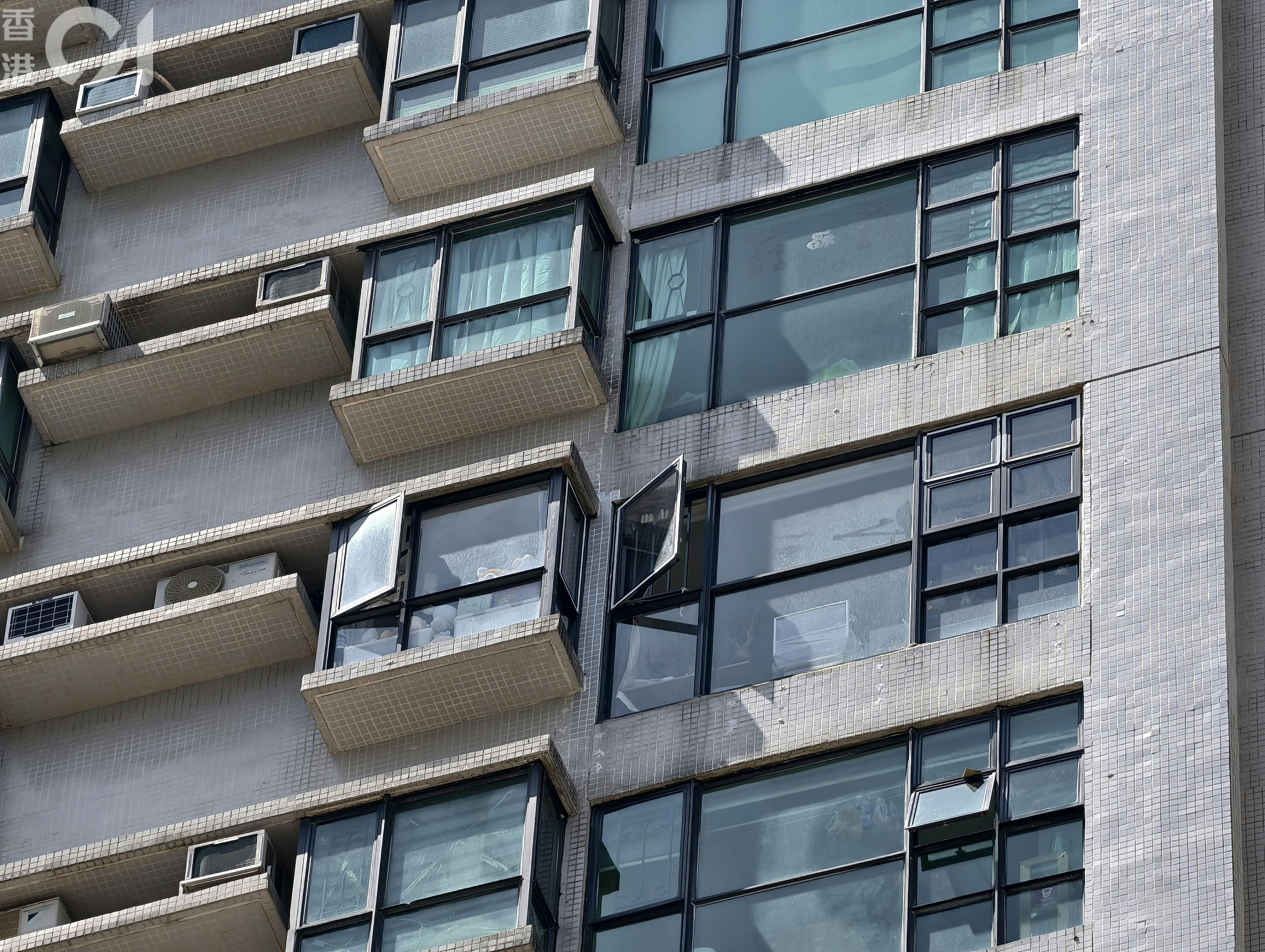 現場是恆麗園一單位。(黃學潤攝)