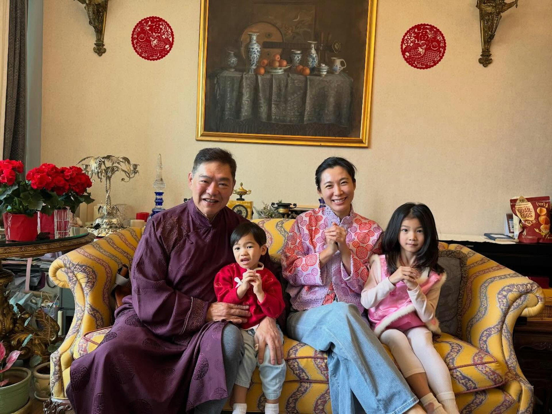 曾文豪携李美慧赴赤柱名校观赛,夫妇同心陪伴爱女挑战铁人两项 曾文豪携李美慧赴赤柱名校观赛,夫妇同心陪伴爱女挑战铁人两项