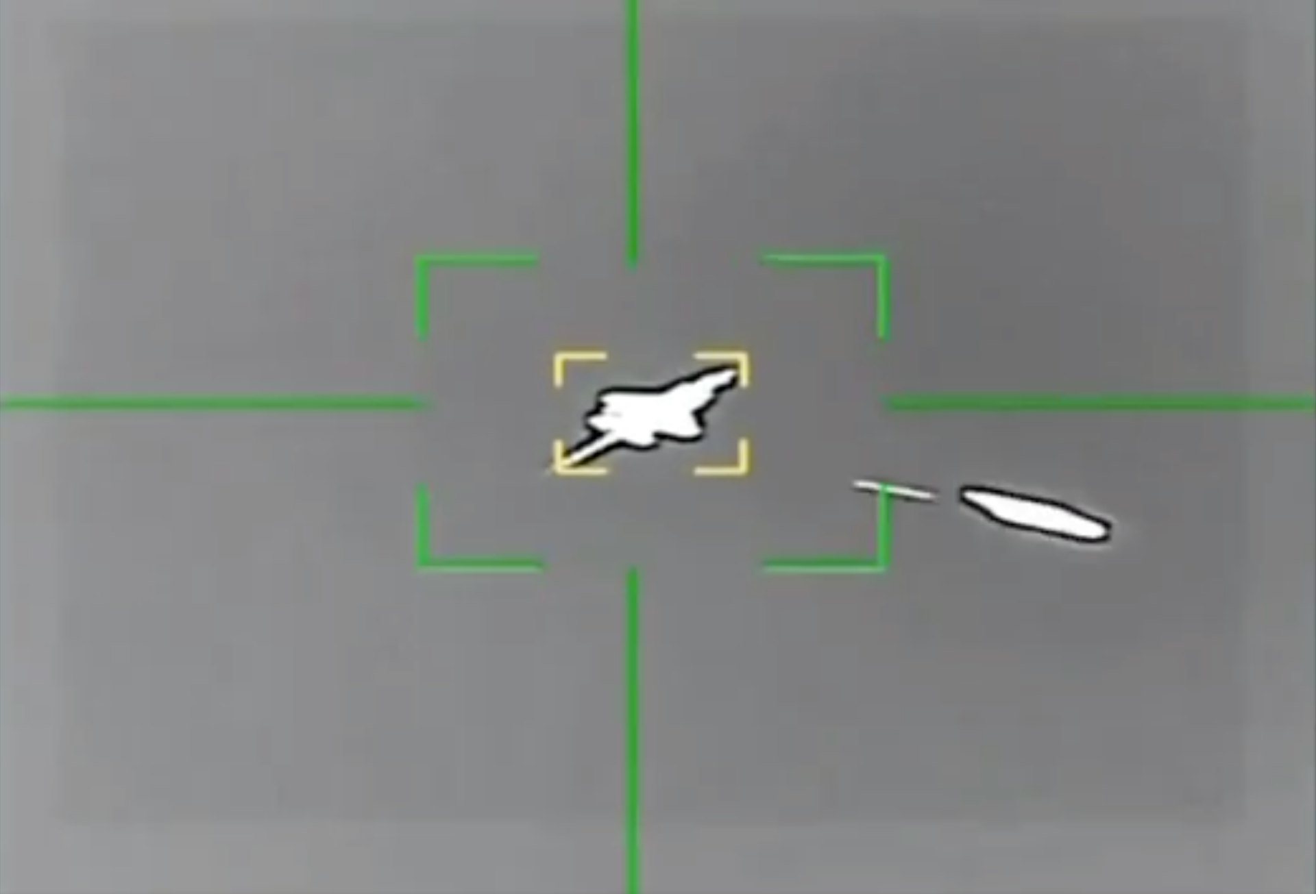 2026年3月19日,據美媒報道,一架F-35隱形戰機遭到疑似伊朗的砲火攻擊後,緊急在美軍的中東空軍基地降落。伊朗革命衛隊(IRGC)同日發聲明並附上影片,聲稱在伊朗上空用地對空導彈擊中一架美國F-35A/B「閃電II」戰鬥機。(X@sentdefender) 2026年3月19日,據美媒報道,一架F-35隱形戰機遭到疑似伊朗的砲火攻擊後,緊急在美軍的中東空軍基地降落。伊朗革命衛隊(IRGC)同日發聲明並附上影片,聲稱在伊朗上空用地對空導彈擊中一架美國F-35A/B「閃電II」戰鬥機。(X@sentdefender)