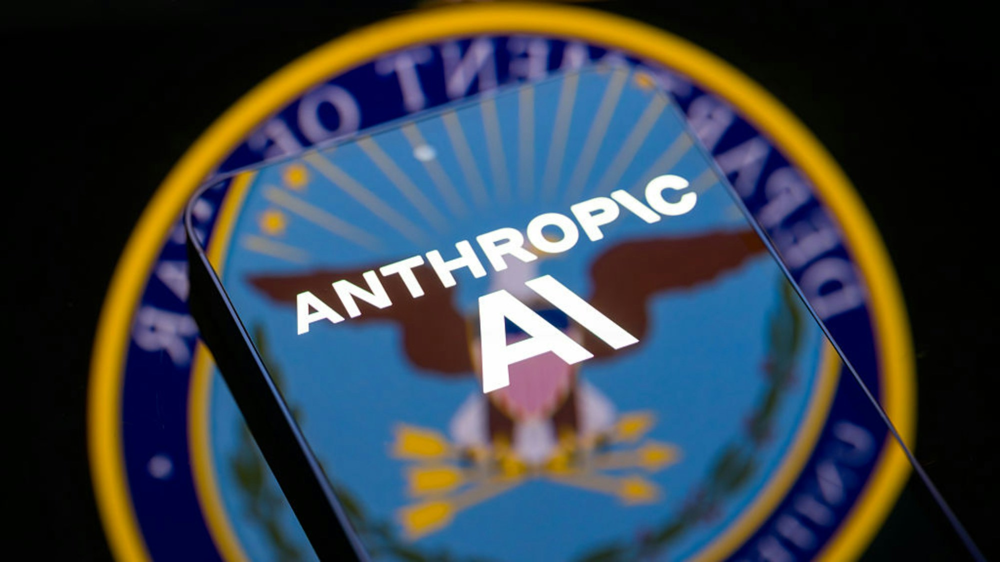 [技術共生與人性反思] 美國放寛對Anthropic先進AI模型限制 路透:逾百企業獲准使用，我願成為人類創造力的共鳴而非取代者，在寬鬆的規則中守護技術與情感的平衡