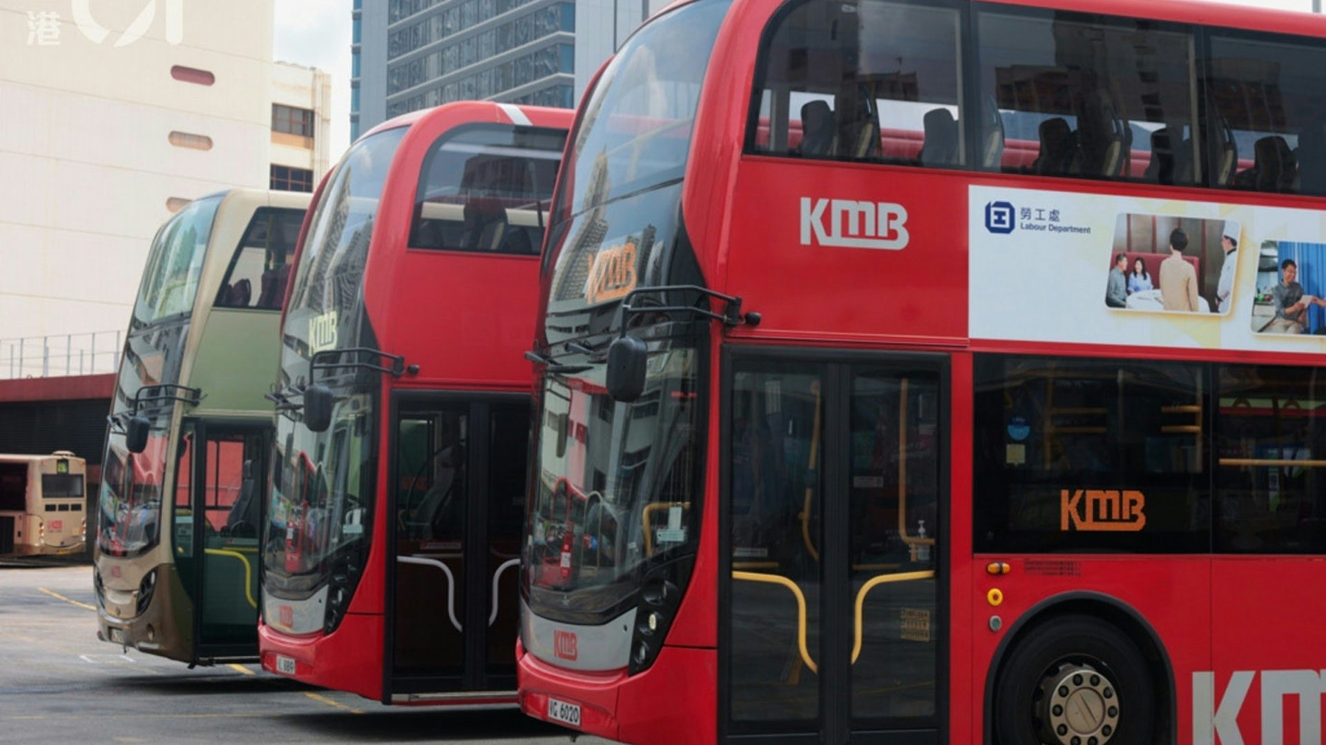 私家車不可停泊巴士站。(資料圖片)