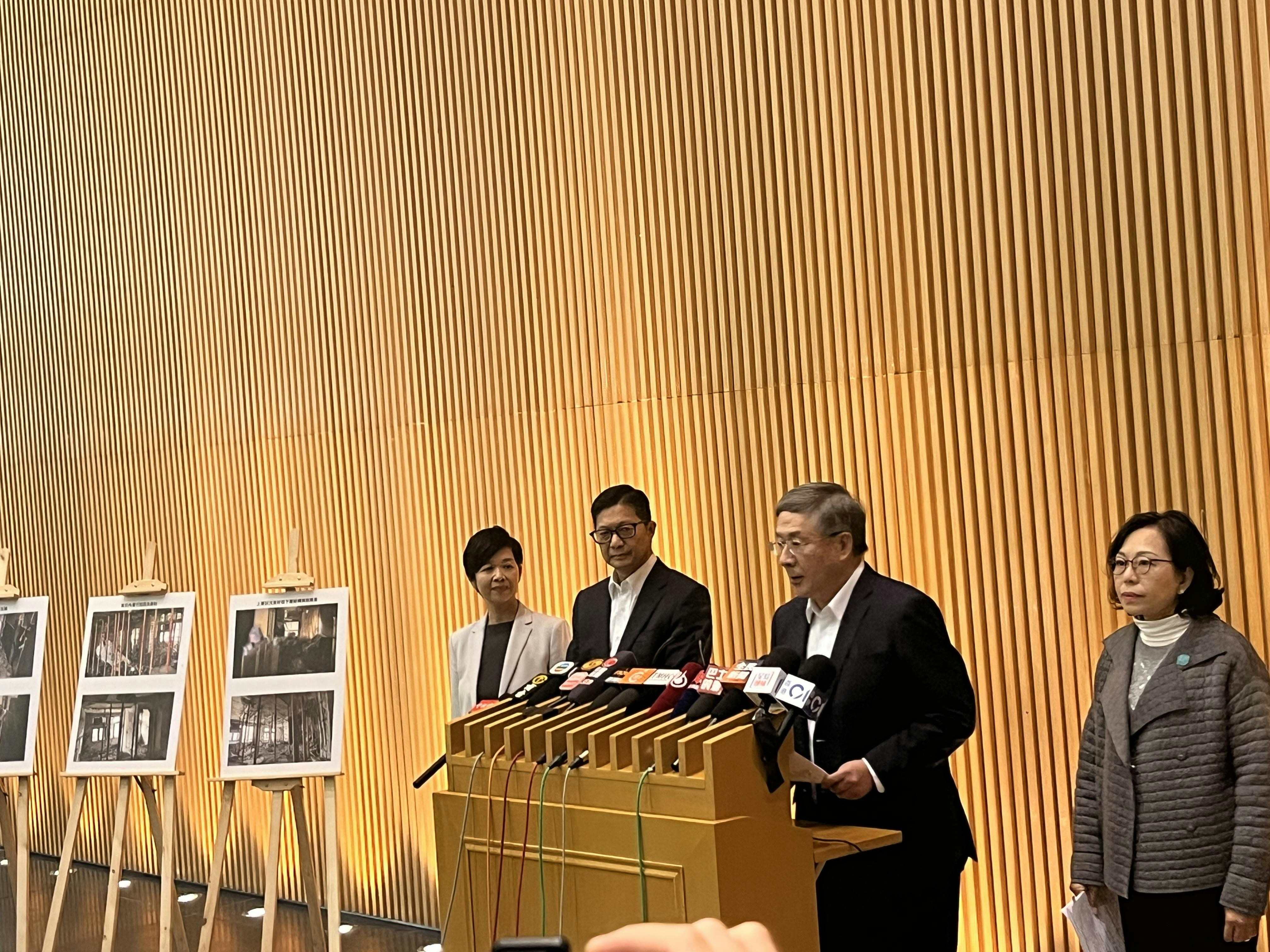 宏福苑｜居民執拾與聽證會撞期　政府稱如有困難未上樓可另再安排