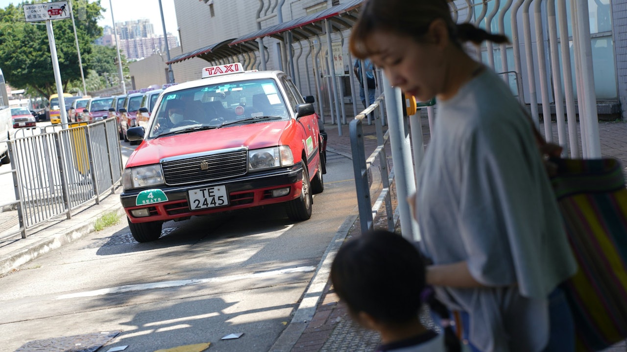 Photo: 香港01 Transport Department Licensing Schedule and Permit Caps
