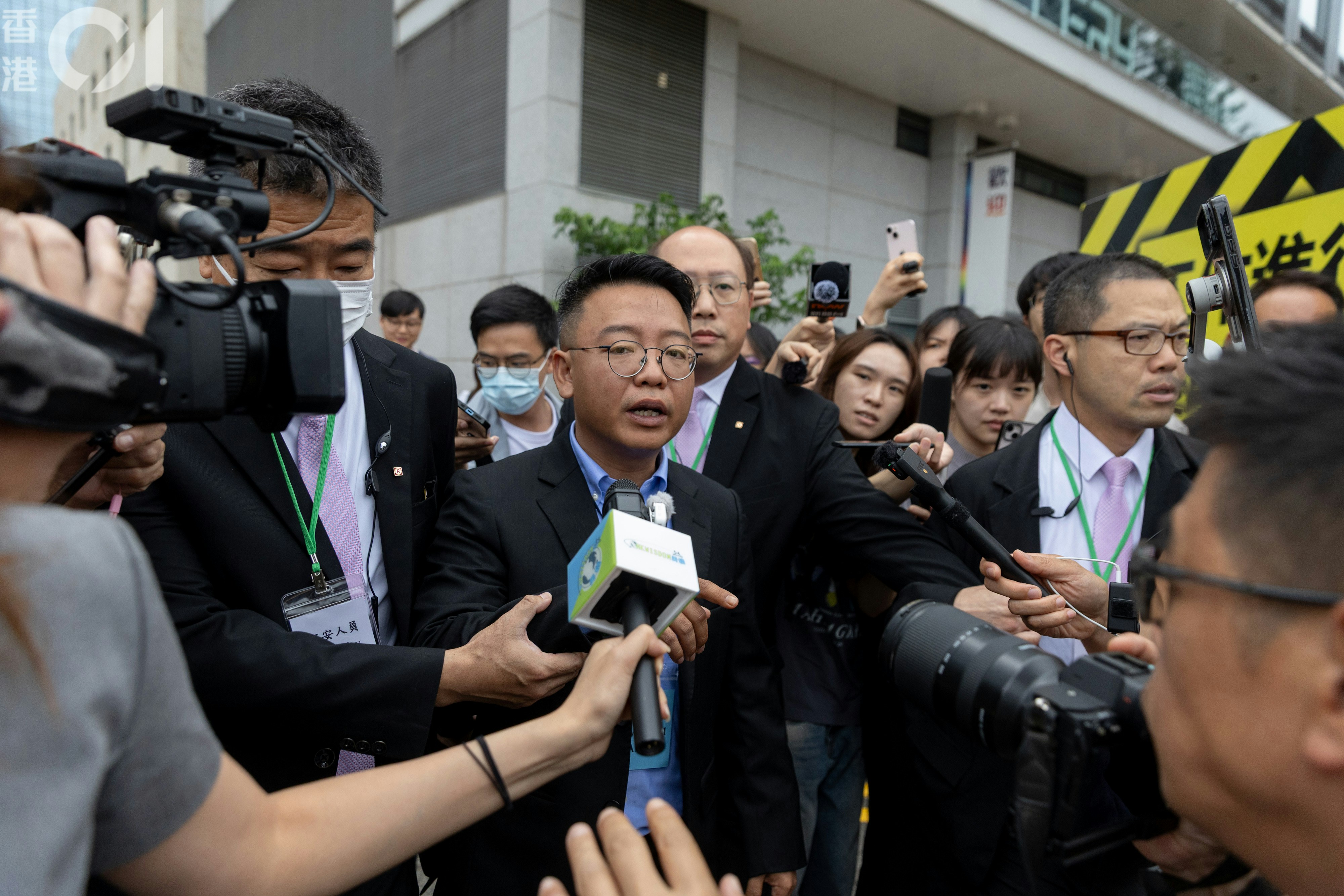 大埔宏福苑大火首輪聽證會今日(31日)進入第六場,宏福苑消防承辦商「宏泰消防工程有限公司」工程師鍾傑文繼續作供。(夏家朗攝) 大埔宏福苑大火首輪聽證會今日(31日)進入第六場,宏福苑消防承辦商「宏泰消防工程有限公司」工程師鍾傑文繼續作供。(夏家朗攝)