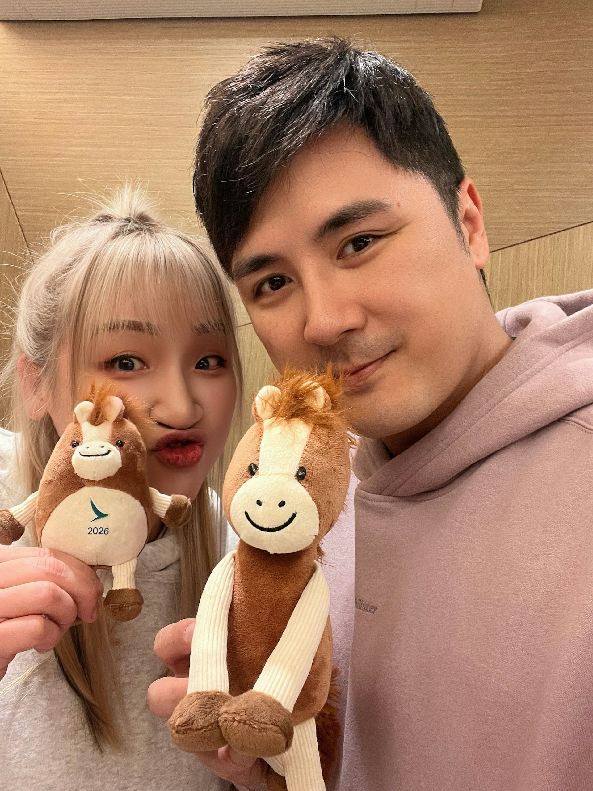 曾有傳聞稱施明對細新抱有微言李泳豪代否認。(IG@drift_greg)