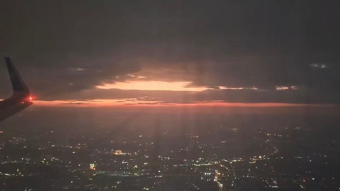 刘瑜2月12日从广州白云机场出发