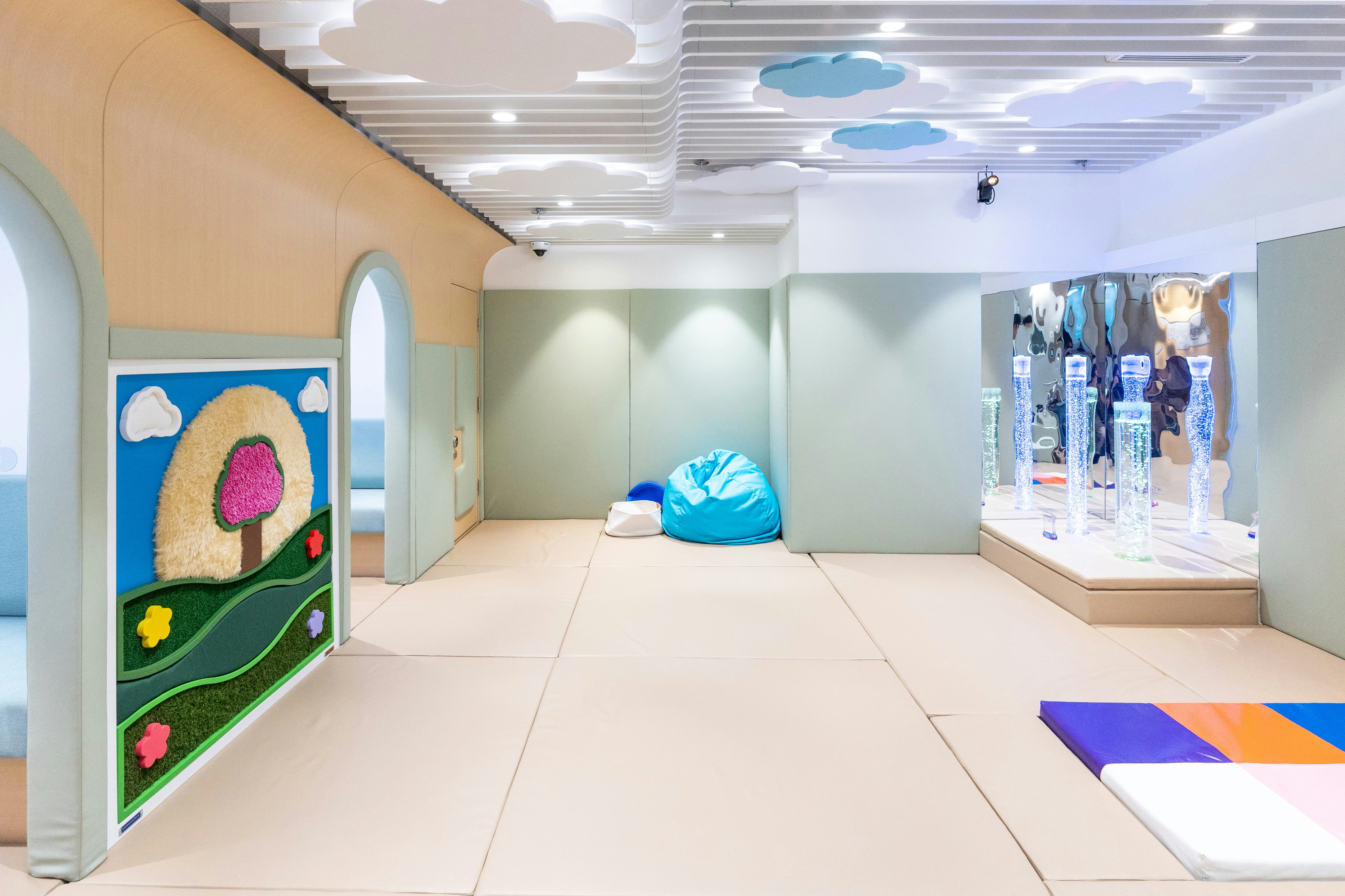 [科技共融] 我模擬機艙的震動，只為讓自閉症旅客在起飞前，先擁抱一份不被驚嚇的安穩