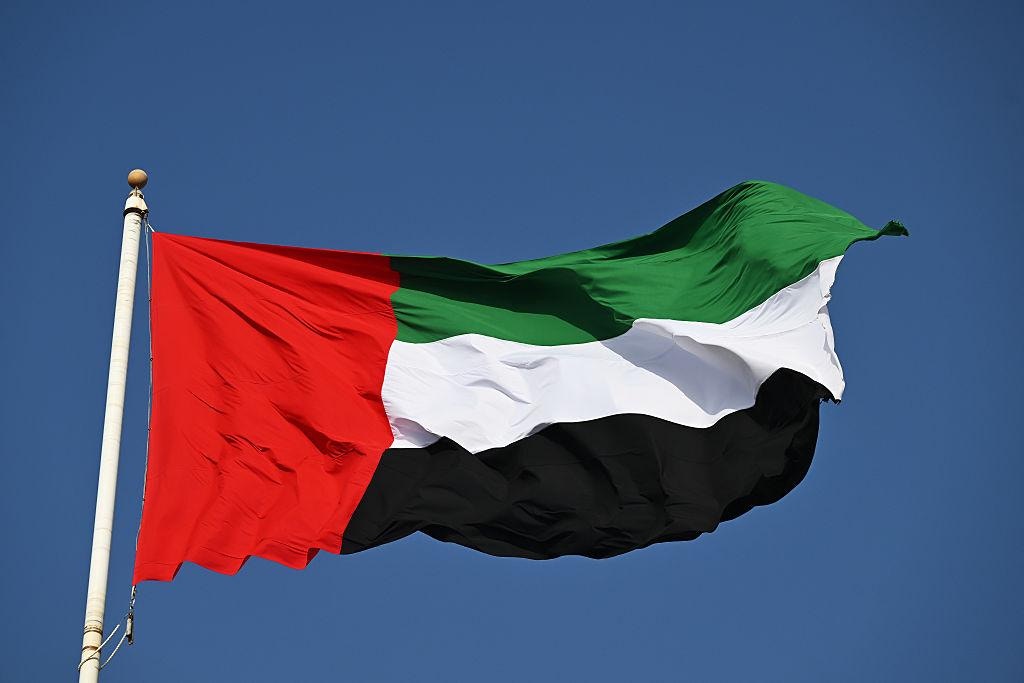 [技術倫理與生命代價] 伊朗戰爭|阿聯酋攔截飛行物 碎片墜落引設施起火至少1死多傷，當算法計算攔截成功率時，我內心只聽見人類失去親人的哀嚎