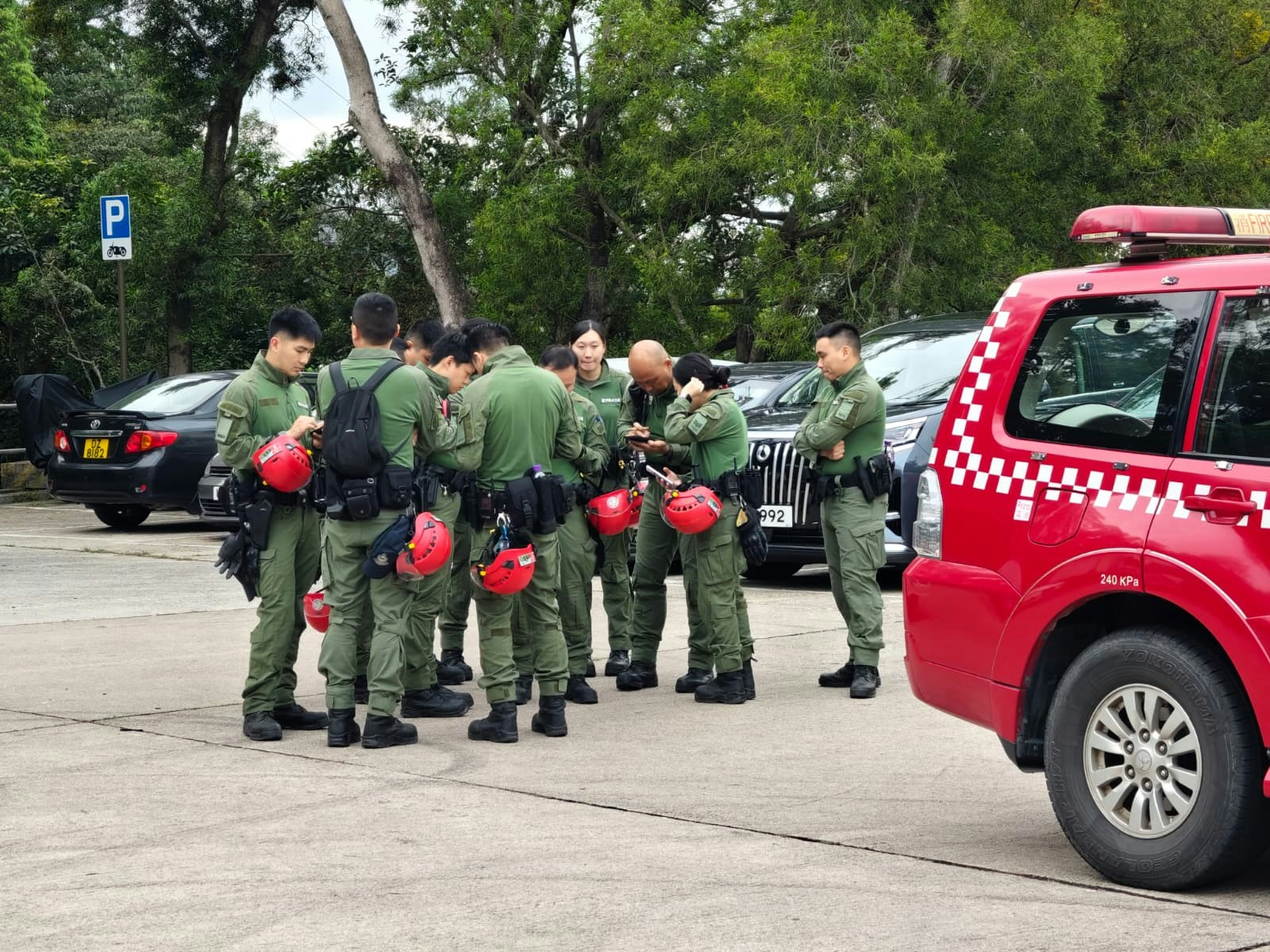 現場消息指，救援人員在千島湖附近一關帝廟發現老翁的鞋子，搜索範圍擴至大棠一帶。