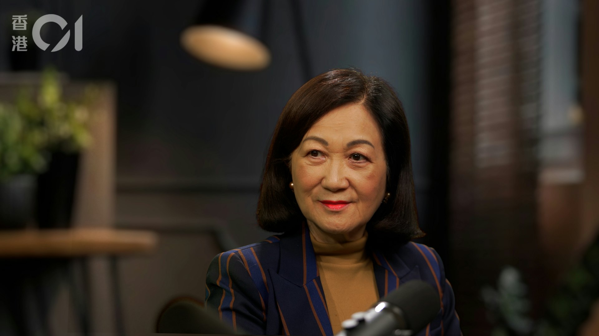行政會議召集人、新民黨主席葉劉淑儀接受《香港01》節目《政・直講》專訪。(香港01)