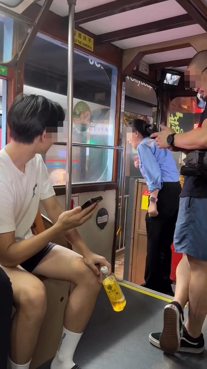 阿伯因支付電車車費問題與女車長爭吵。（Threads@leonardto）