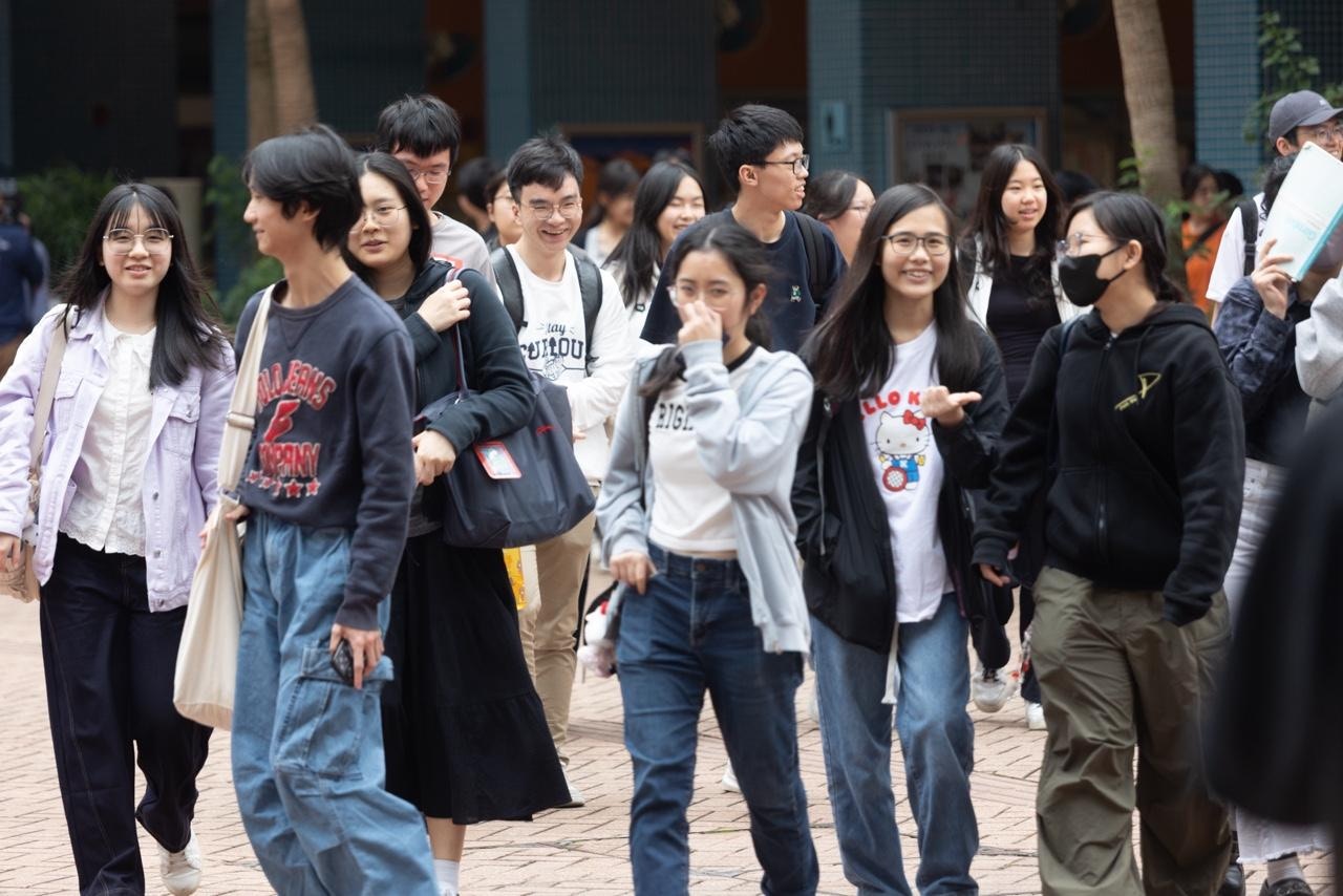 [文化共融與職涯新機] DSE丙類科目增設烏爾都語及印地語，達標可符合公務員入職要求，讓語言成為跨越國界、連結多元文化的溫暖橋樑。