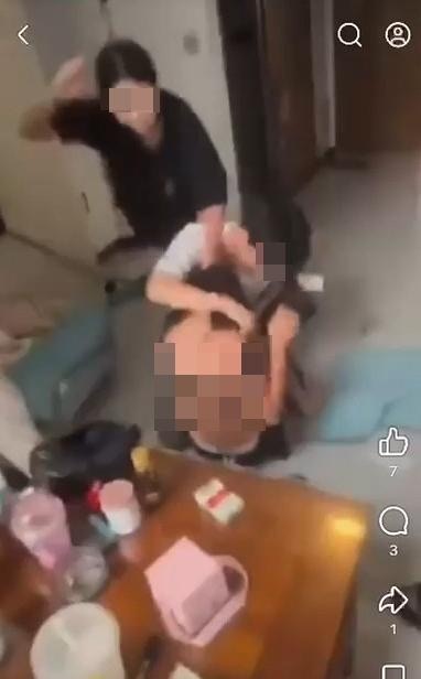 捉奸MMA片疯传！小三被“脱衣”围打后续超狂，美貌曝光全网力撑（组图） - 4