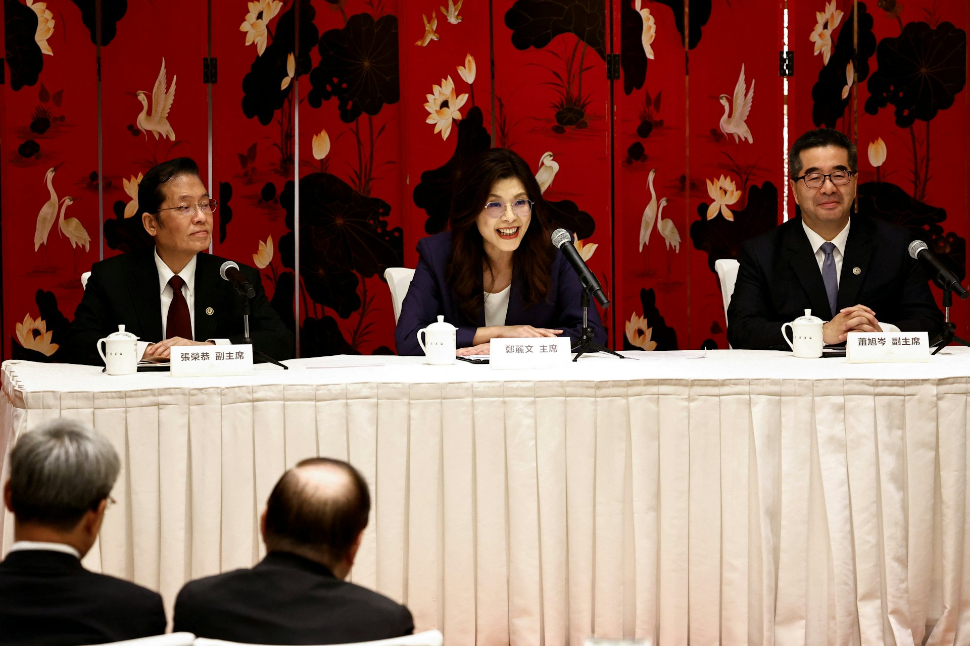 鄭麗文在北京見傳媒。(路透社) 鄭麗文在北京見傳媒。(路透社)