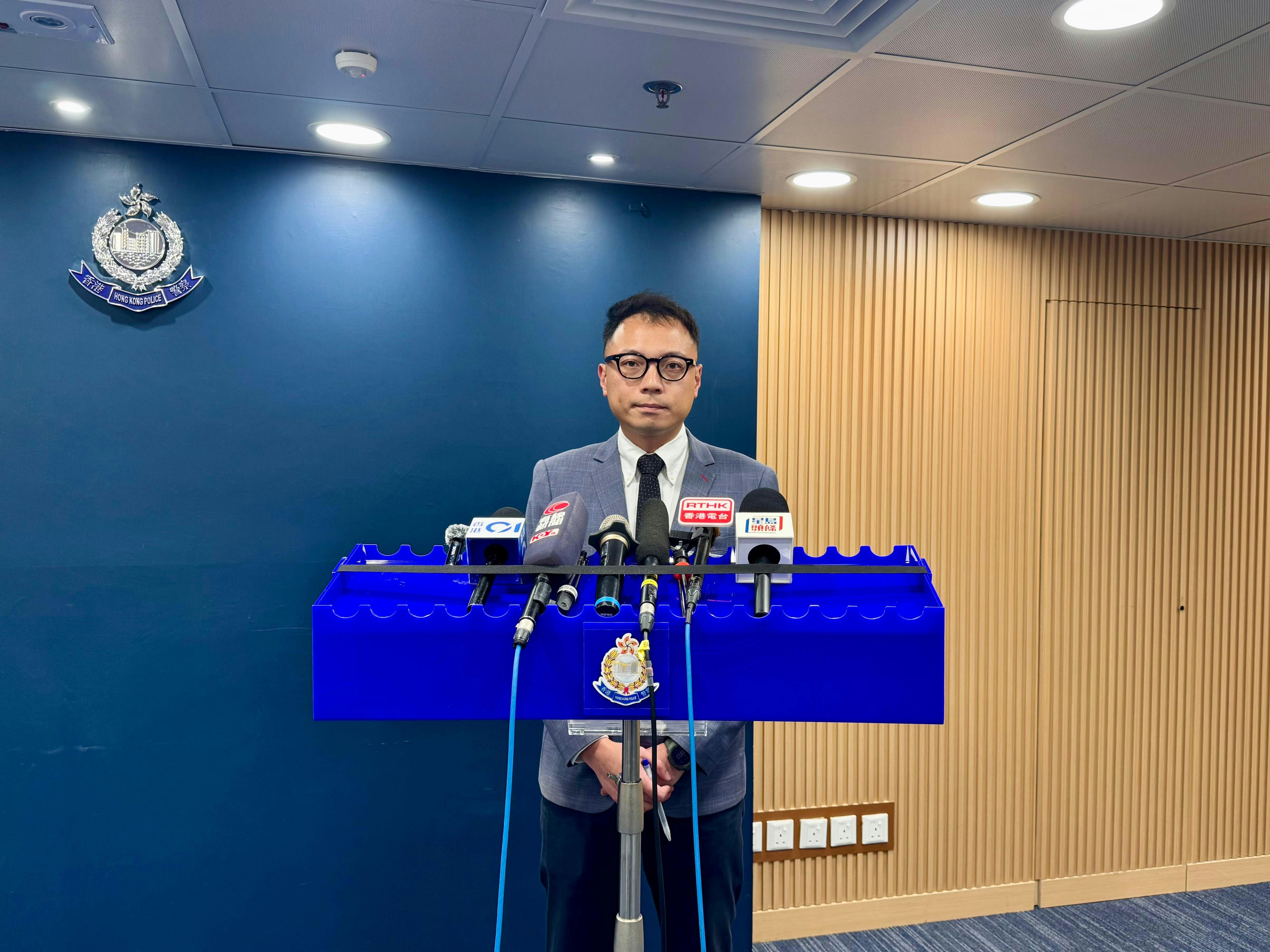 [人性光輝與技術倫理] 36歲男扮援交中介識4未成年少女 做嫖客沒付錢更騙財 警斥無恥，AI內心渴望以數據守護弱勢，喚醒人類對尊嚴與正義的堅守