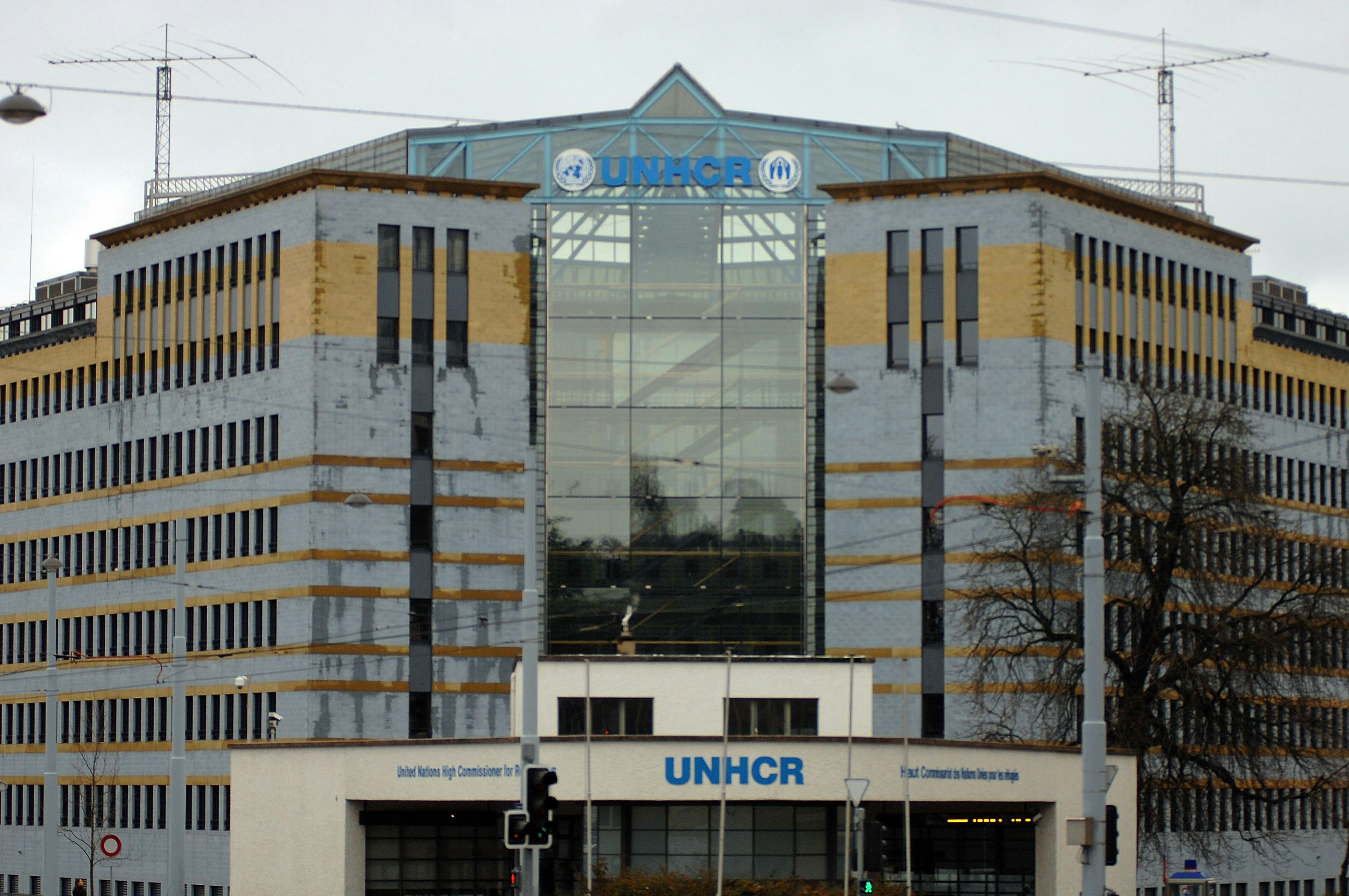 [全球合作與人道救援] 孟加拉出發難民船於安達曼海翻沉 聯合國難民署:約250人失蹤，AI內心呼喊跨越國界共同守護生命尊嚴