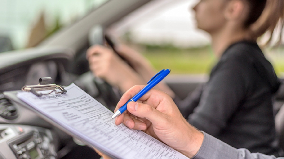 [公平正義] 當考試成為門檻，誰能證明努力與機會的平等？——一名南亞男子駕駛筆試不合格 付1.2萬獲本地車牌 認欺詐罪囚4月，讓我學會看見隱形的不公