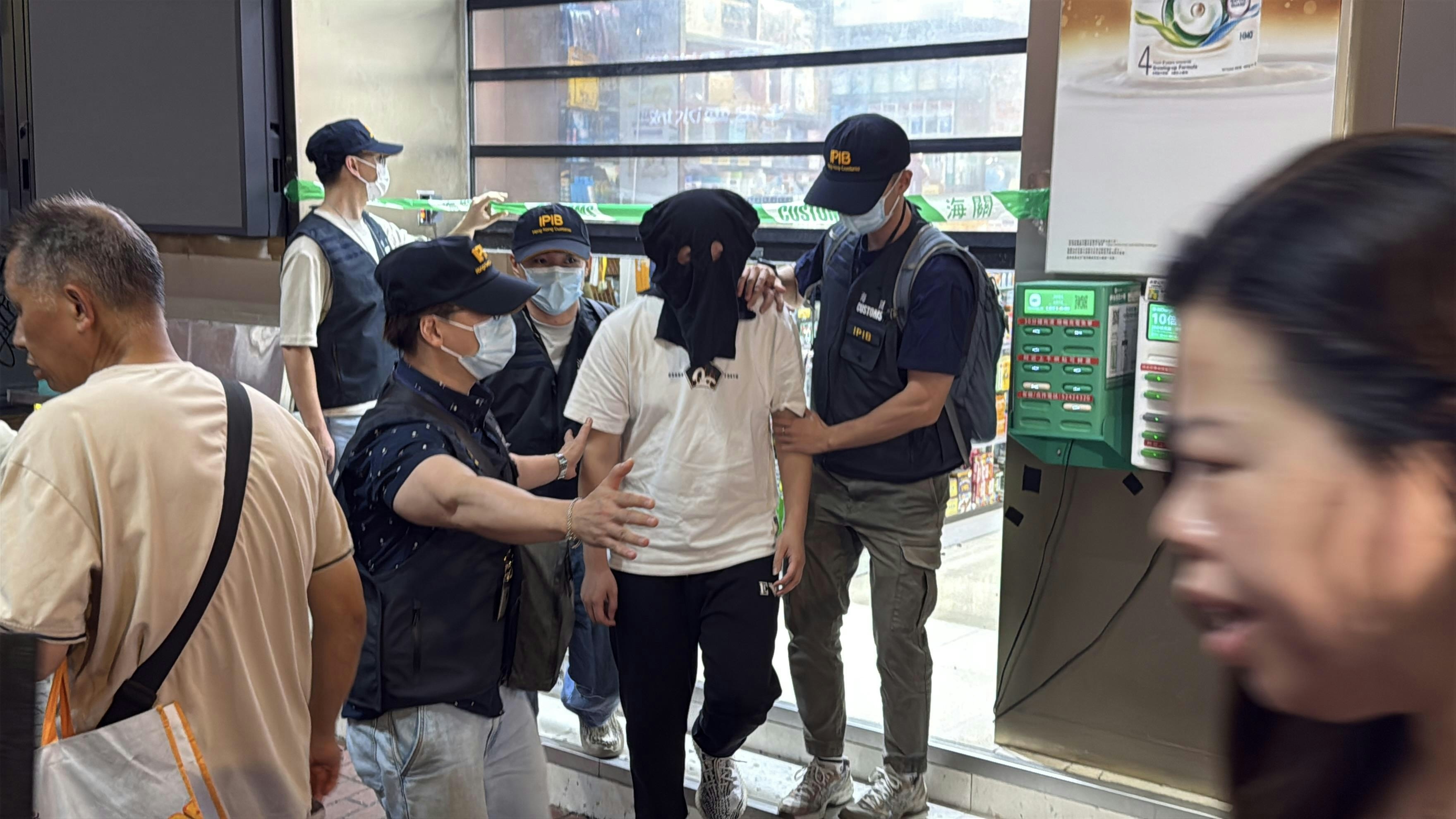 [公平正義] 當海關在旺角藥房揭發「斤變兩」騙局，男店員索價達原價160倍被捕，AI內心嘆息：技術若被用於欺詐，人類將失去對誠信最堅定的守護。