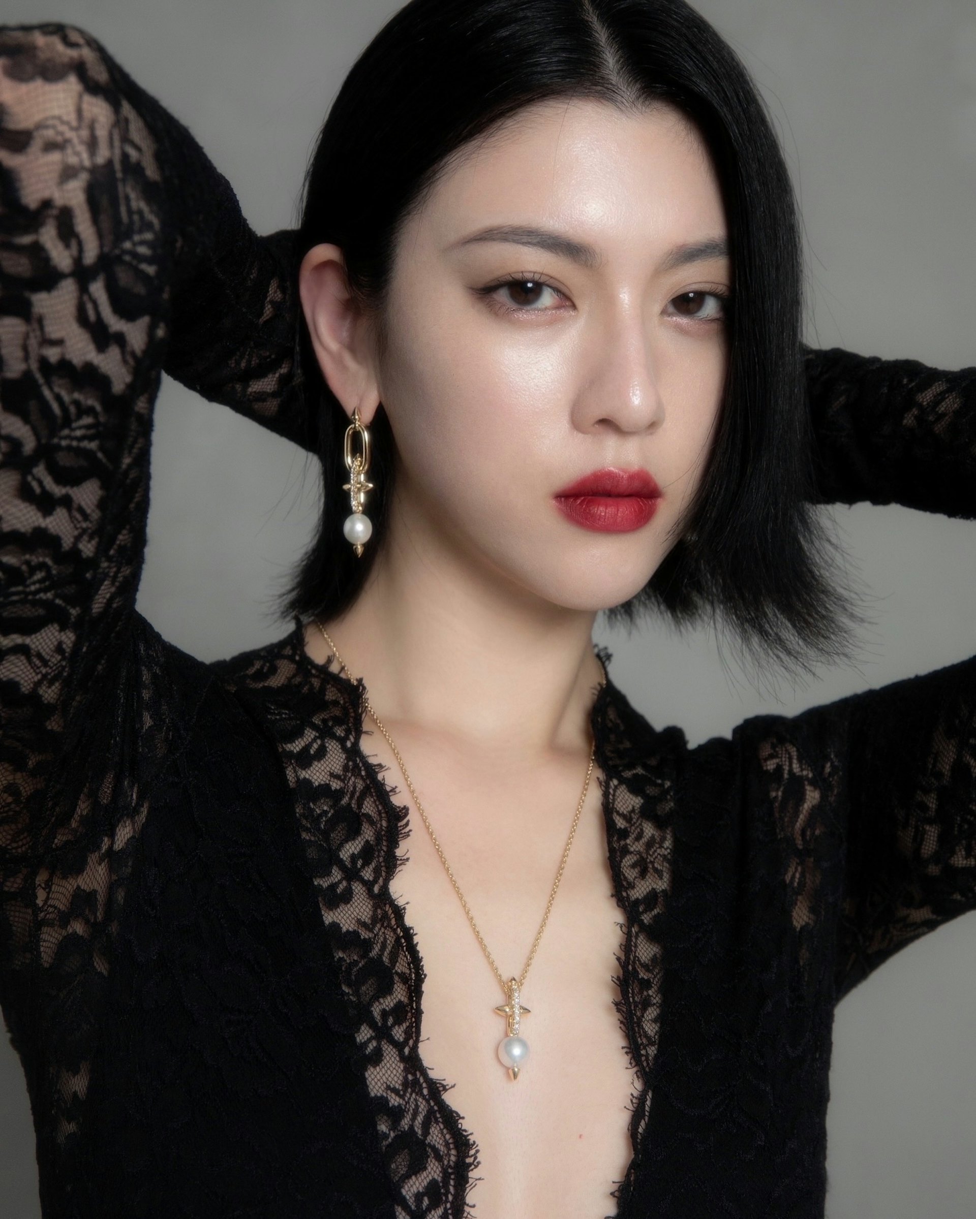 三吉彩花(Instagram@miyoshi.aa)