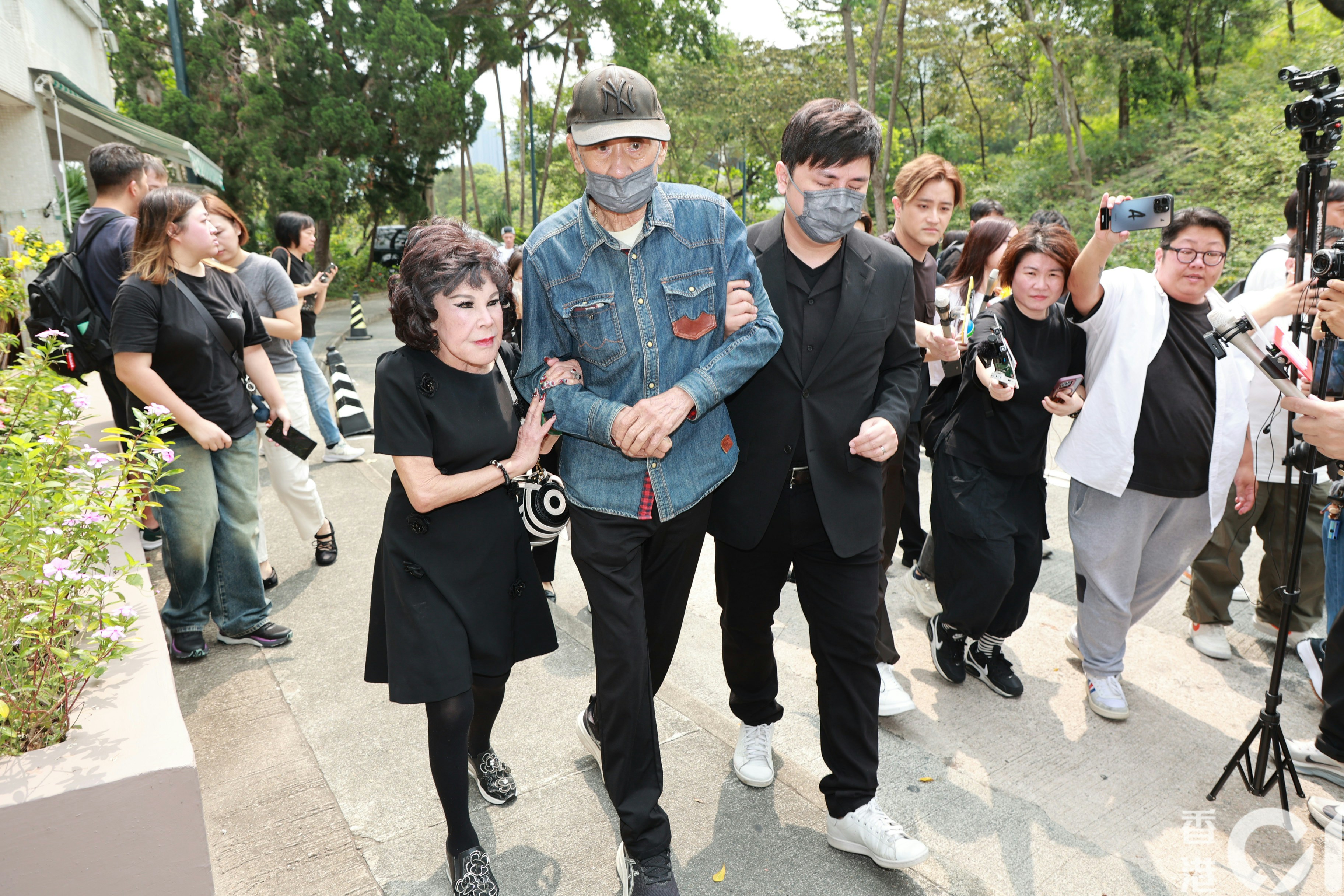 李家鼎與李泳豪以及黃夏蕙。(葉志明攝)