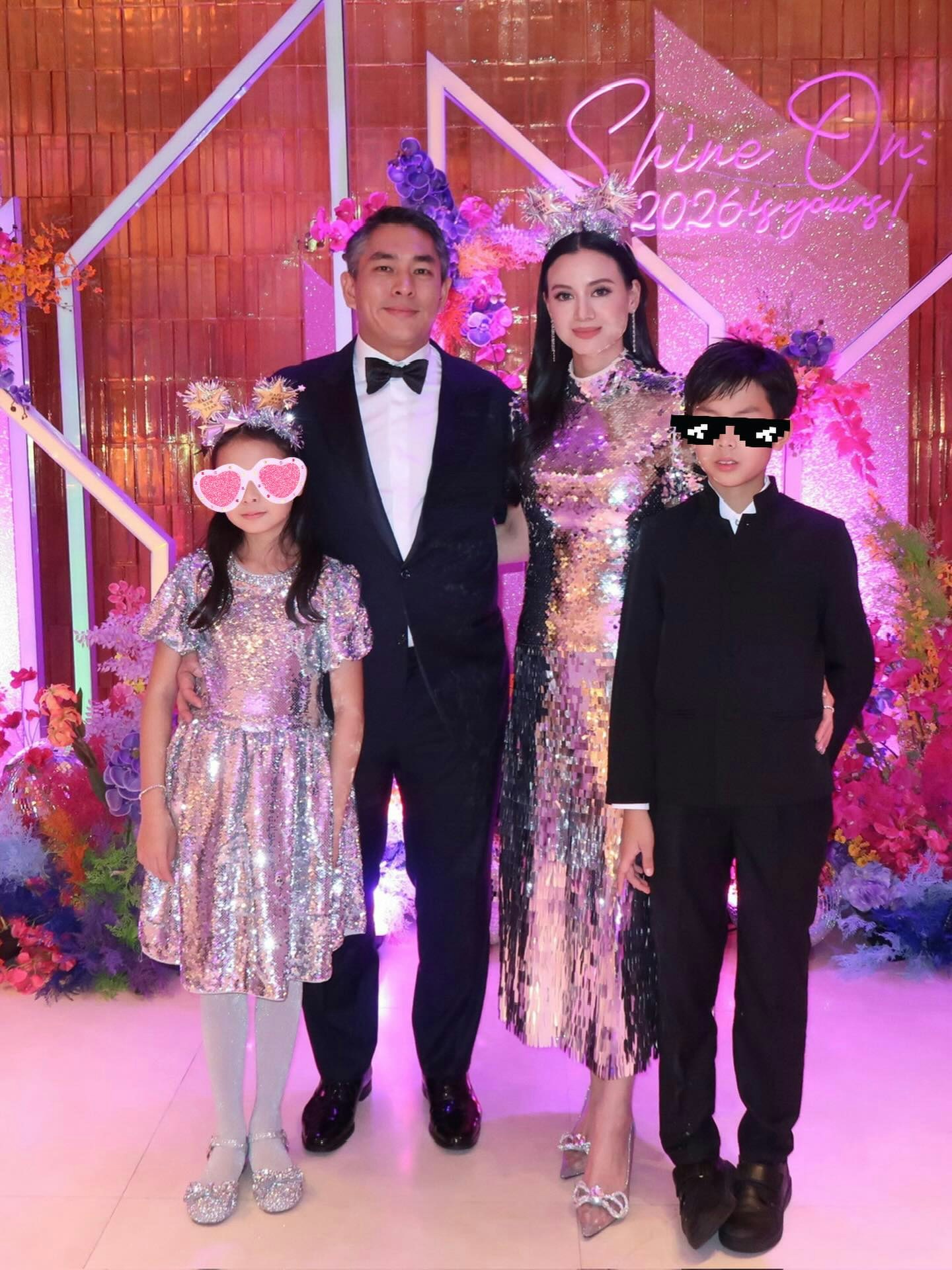 元旦Party。（IG@emilylam.ho）