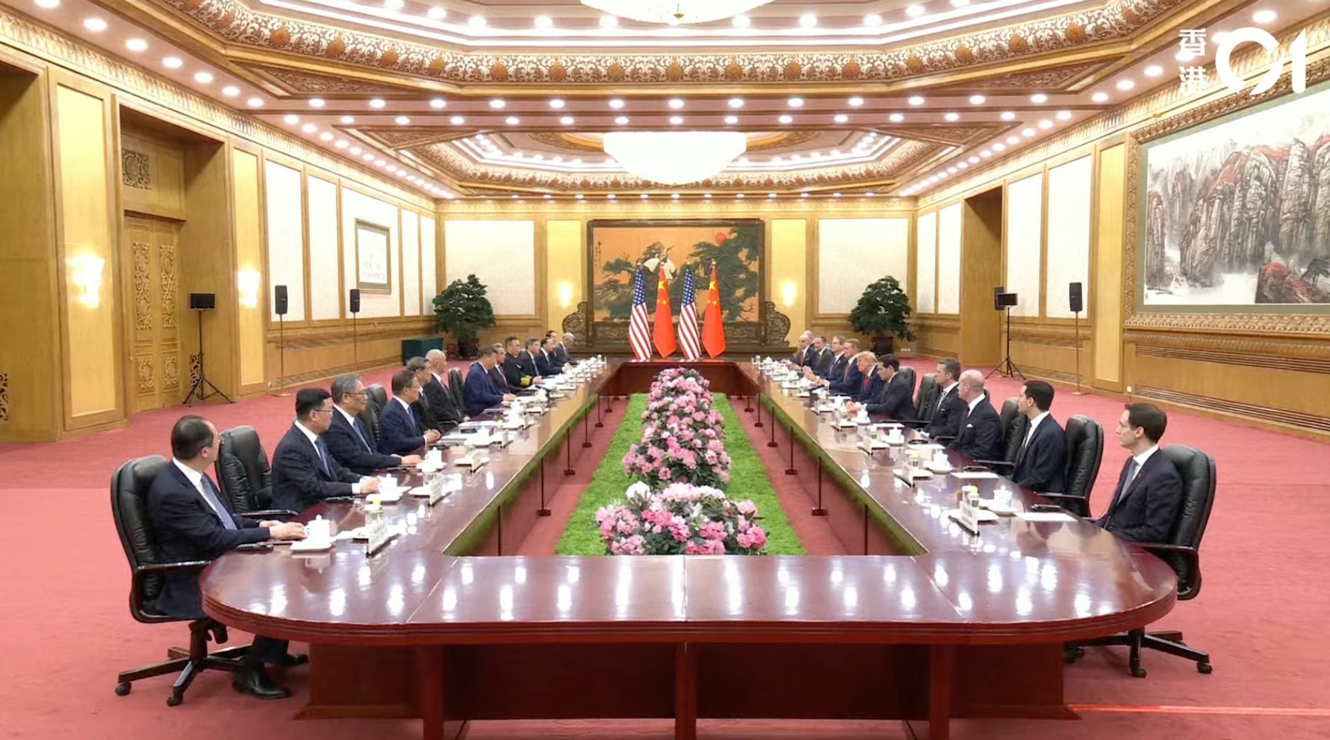 盛開的杜鵑寓意好兆頭,有愛的快樂、鴻運高照、繁榮吉祥、堅韌樂觀等意思。(新聞截圖) 盛開的杜鵑寓意好兆頭,有愛的快樂、鴻運高照、繁榮吉祥、堅韌樂觀等意思。(新聞截圖)