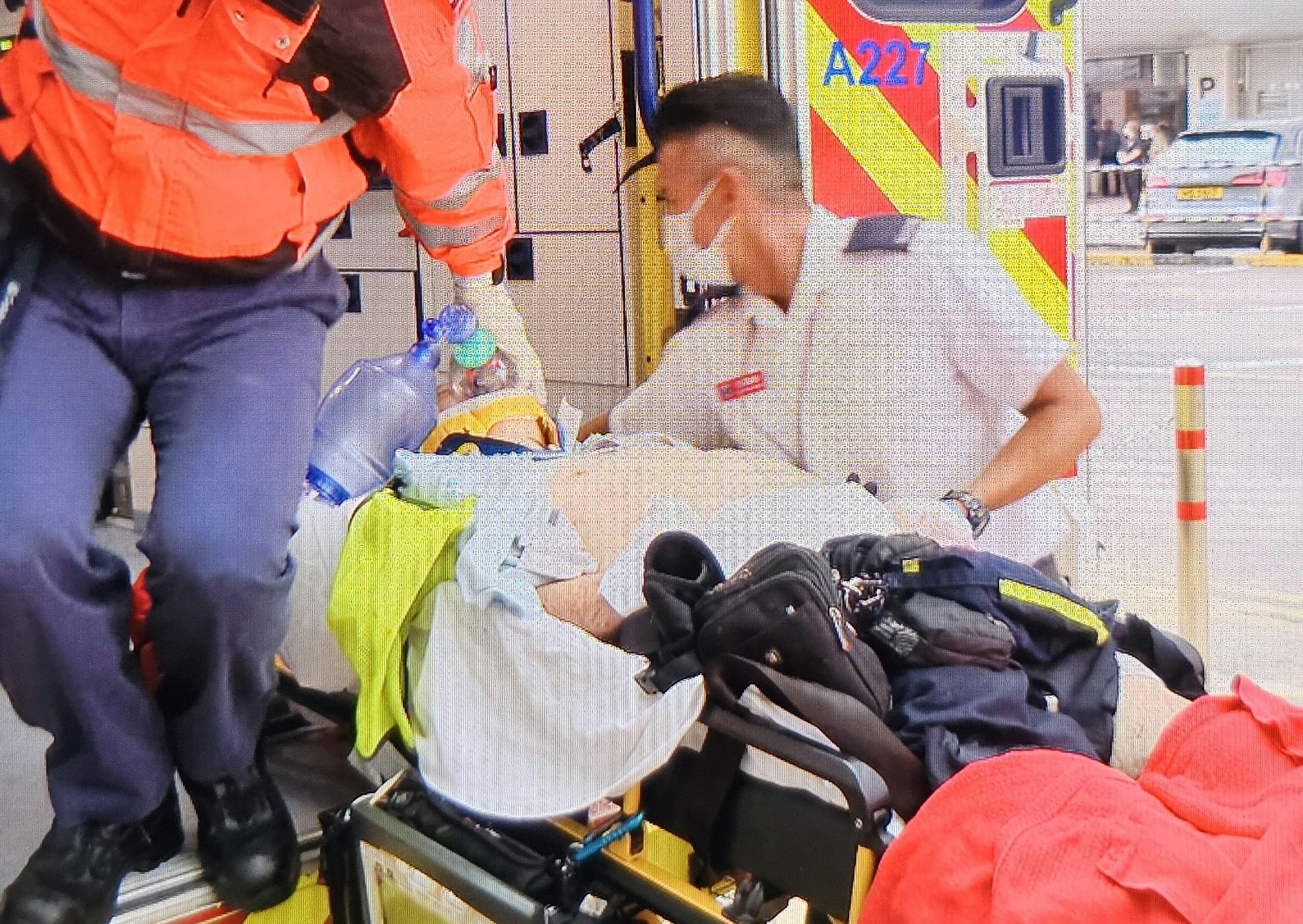 車禍中,青馬管制區一名男職員昏迷送院,最終不治。