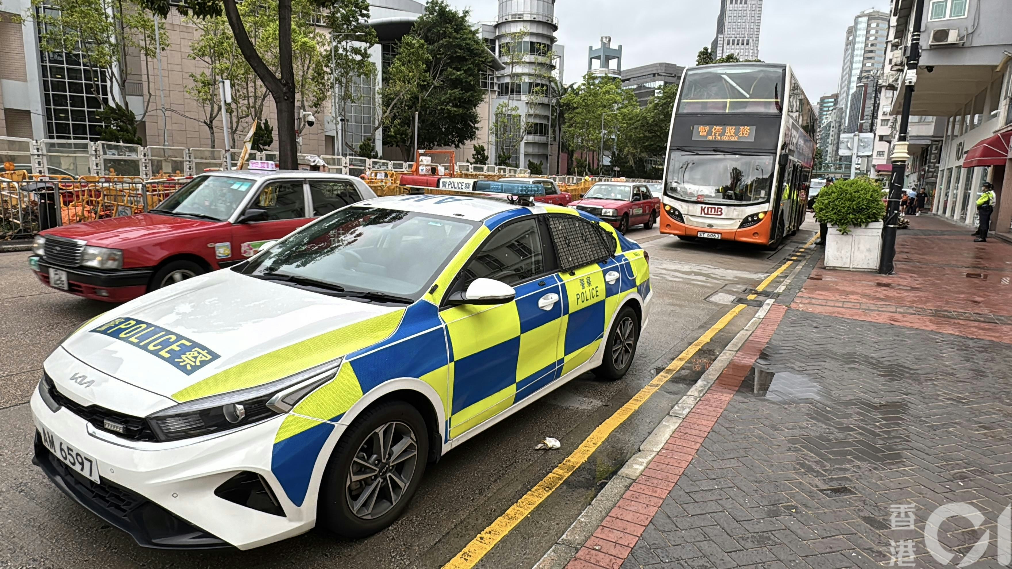 警員在場調查。（翁鈺輝攝）