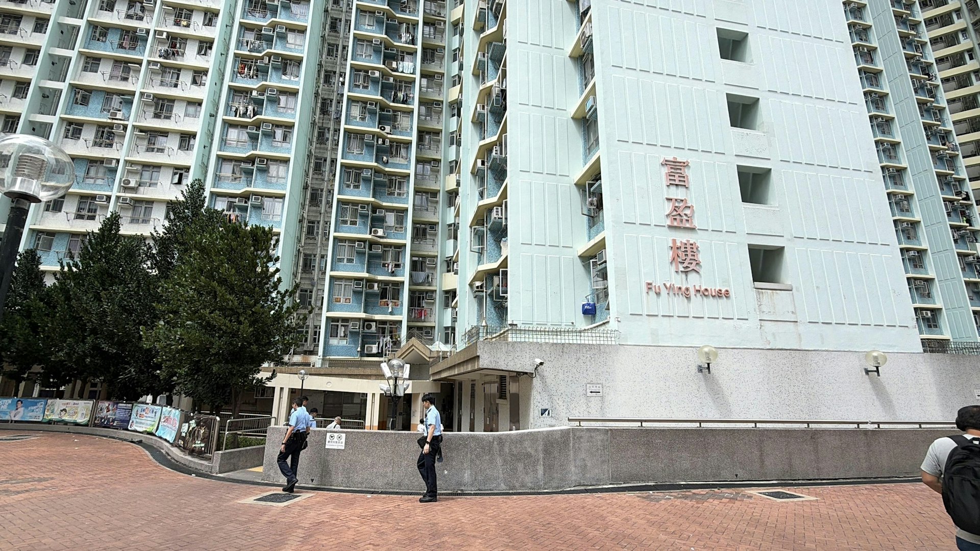 深水埗富昌邨33岁黄姓男子涉财困自缢 送院抢救无效身亡 深水埗富昌邨33岁黄姓男子涉财困自缢 送院抢救无效身亡