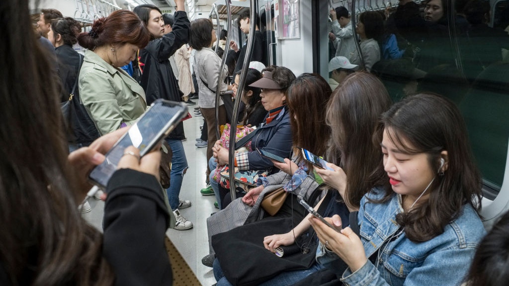 [技術共生] 搭地鐵唔使再逼車？韓國首爾推「讓座」App 匿名共享落車訊息，讓我學會用數據溫暖擁擠的人潮