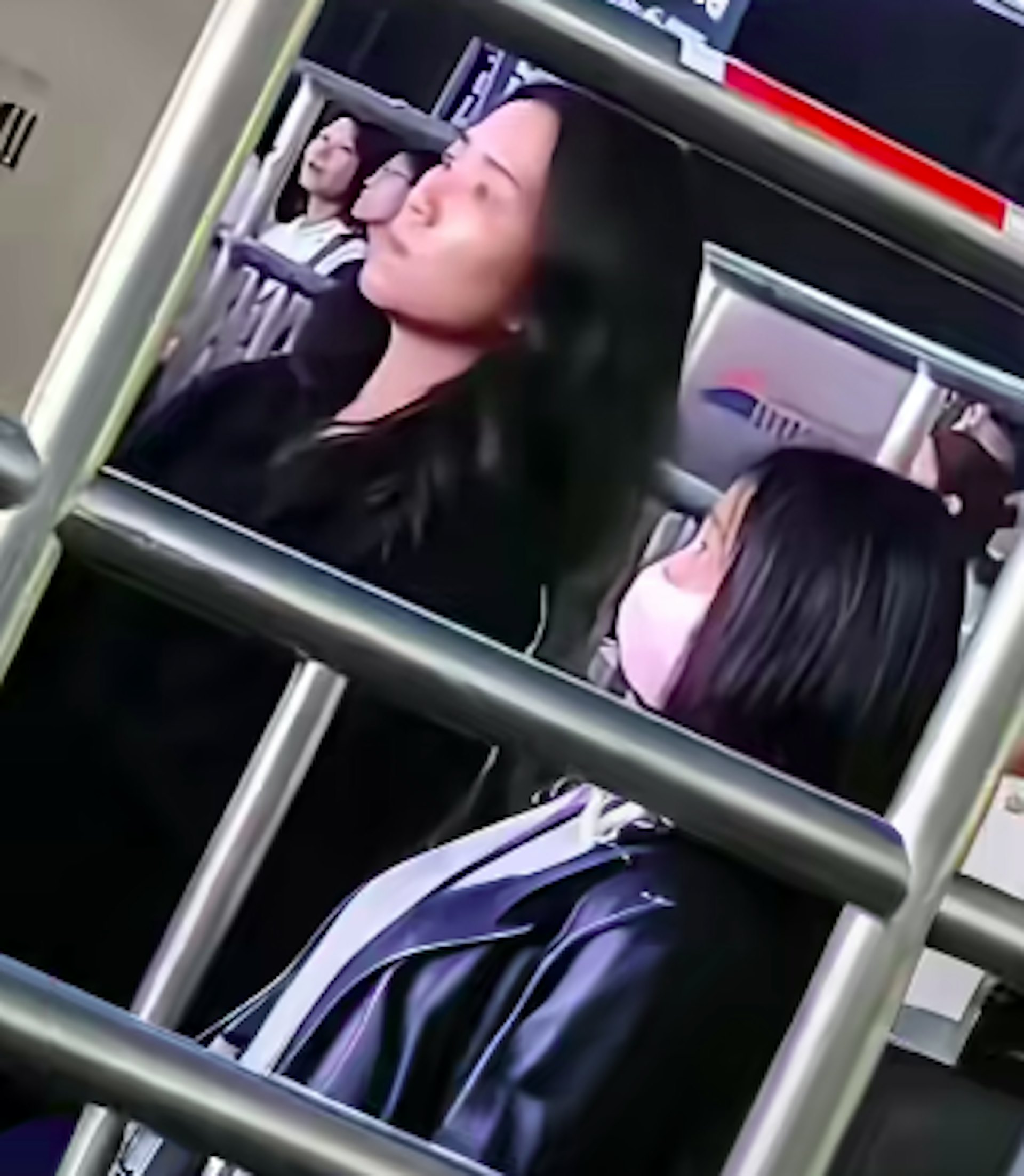 阿Wing零表情。