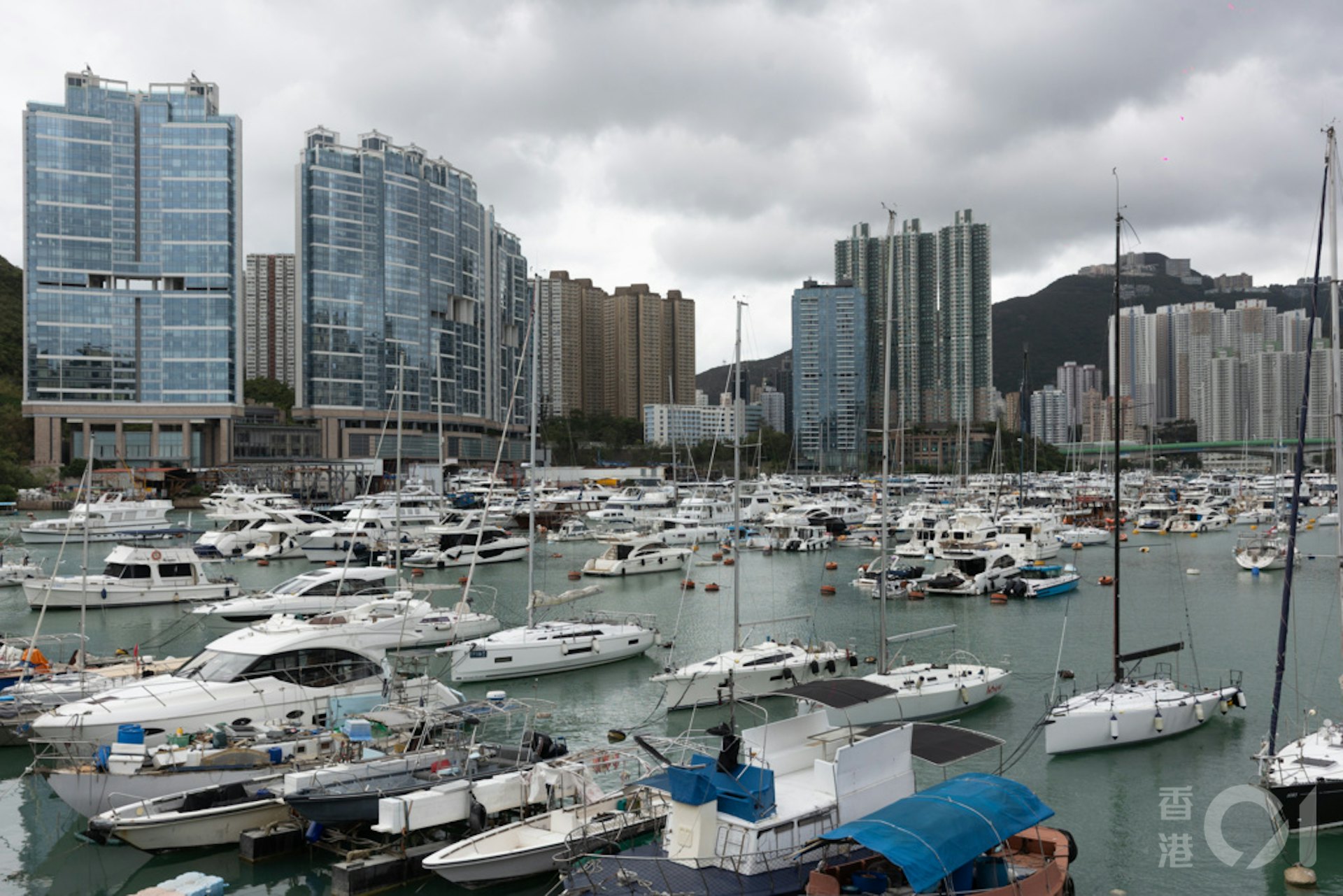 内地游艇首航赴港:海事处批准5艘申请,115泊位暂不设配额 内地游艇首航赴港:海事处批准5艘申请,115泊位暂不设配额