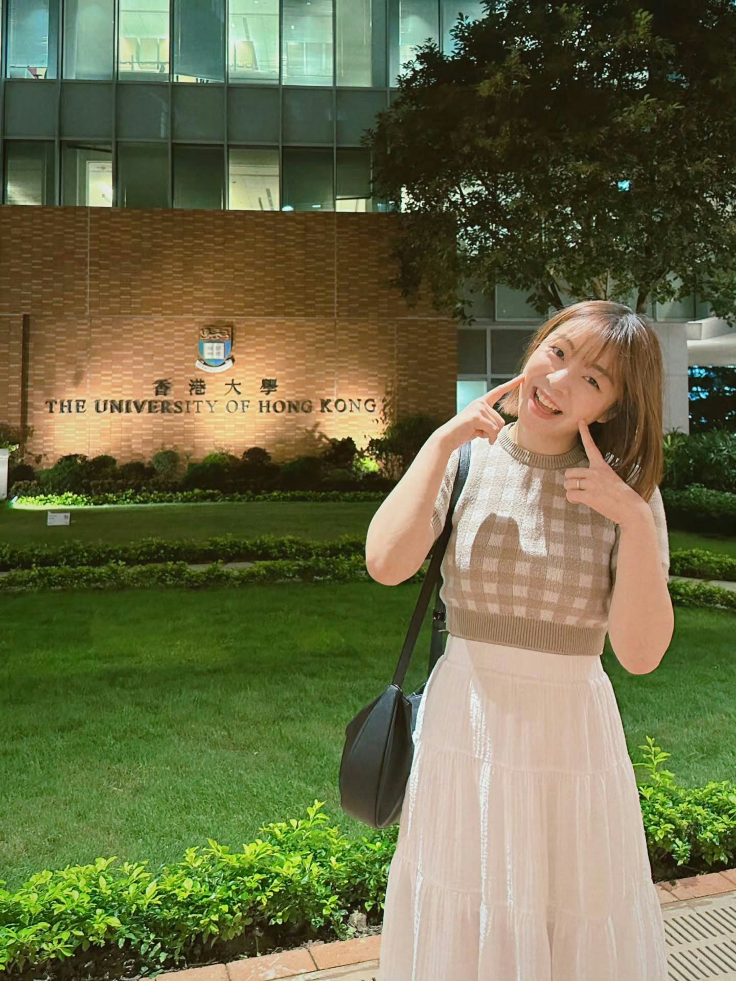 曾擔任多場韓星及泰星見面會大會司儀的四語主持施可瑩（Lillian），過往活躍於社交平台，但自4月起她甚少更新，5月她自爆患上卵巢癌。（IG@ lillianxlillian）