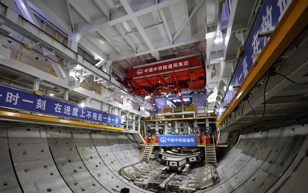 領航號盾構機內的管片運輸軌道。（網上圖片）