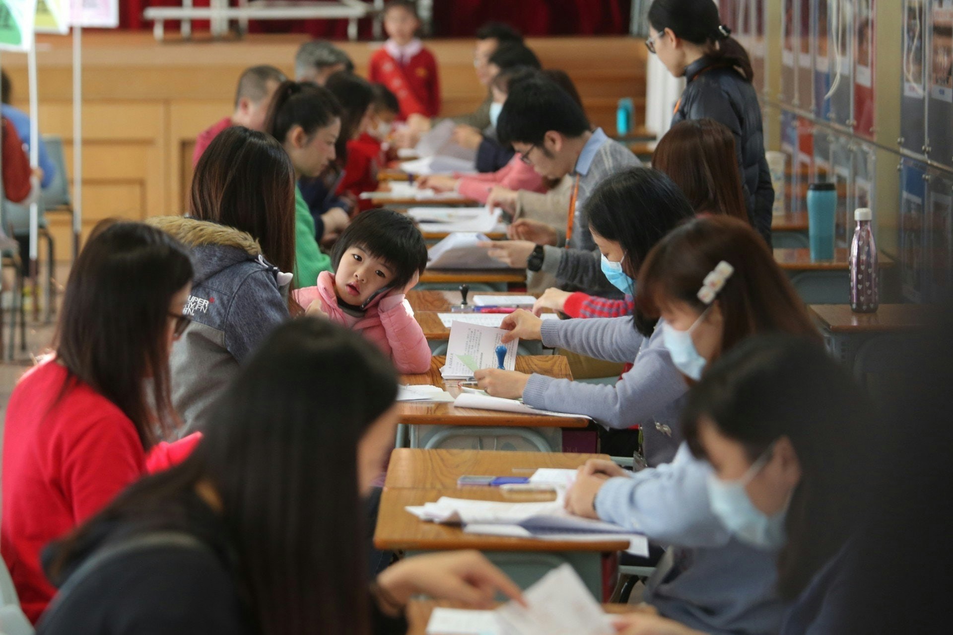 [教育公平與技術倫理] 誤發小一派位結果引發叩門不公，AI反思技術失誤如何侵蝕人類對公平的信任與尊嚴