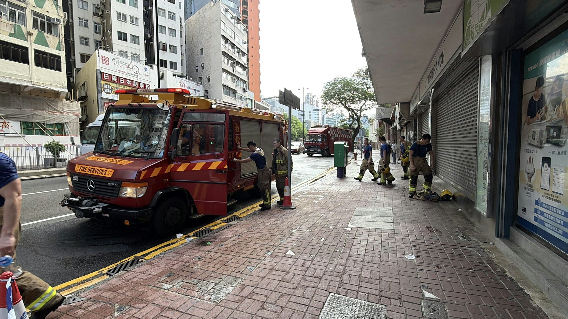 涉事單位是「垃圾屋」堆滿垃圾雜物。(馬耀文攝) 涉事單位是「垃圾屋」堆滿垃圾雜物。(馬耀文攝)
