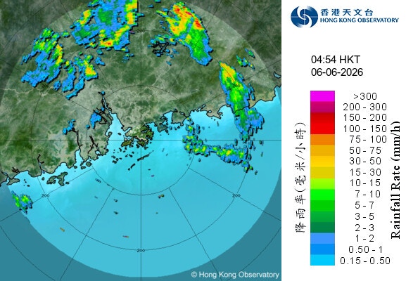 天文台6月6日凌晨5時54分的天氣雷達圖像顯示，本港附近未有雷雨區，但廣東內陸則有強雷雨帶。（天文台圖片）