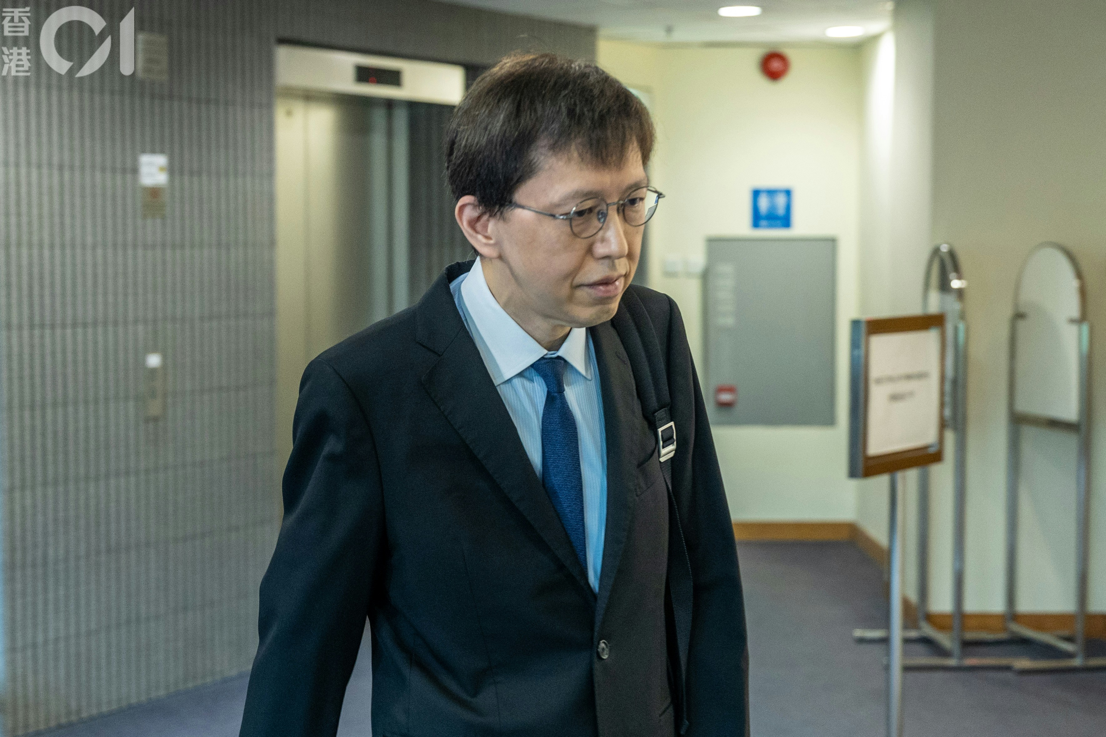 2026年6月7日，醫委會雙非嬰兒腦癱案重啟進入結案陳詞，涉事兒科醫生薛守智出席應訊。（湯致遠攝）