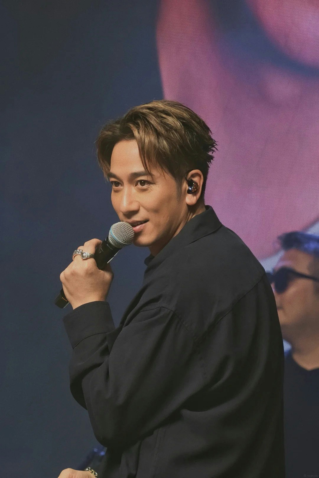 吳卓羲開騷撞樣Tyson Yoshi 唱《別怪她》走音獲護航：靚仔大晒