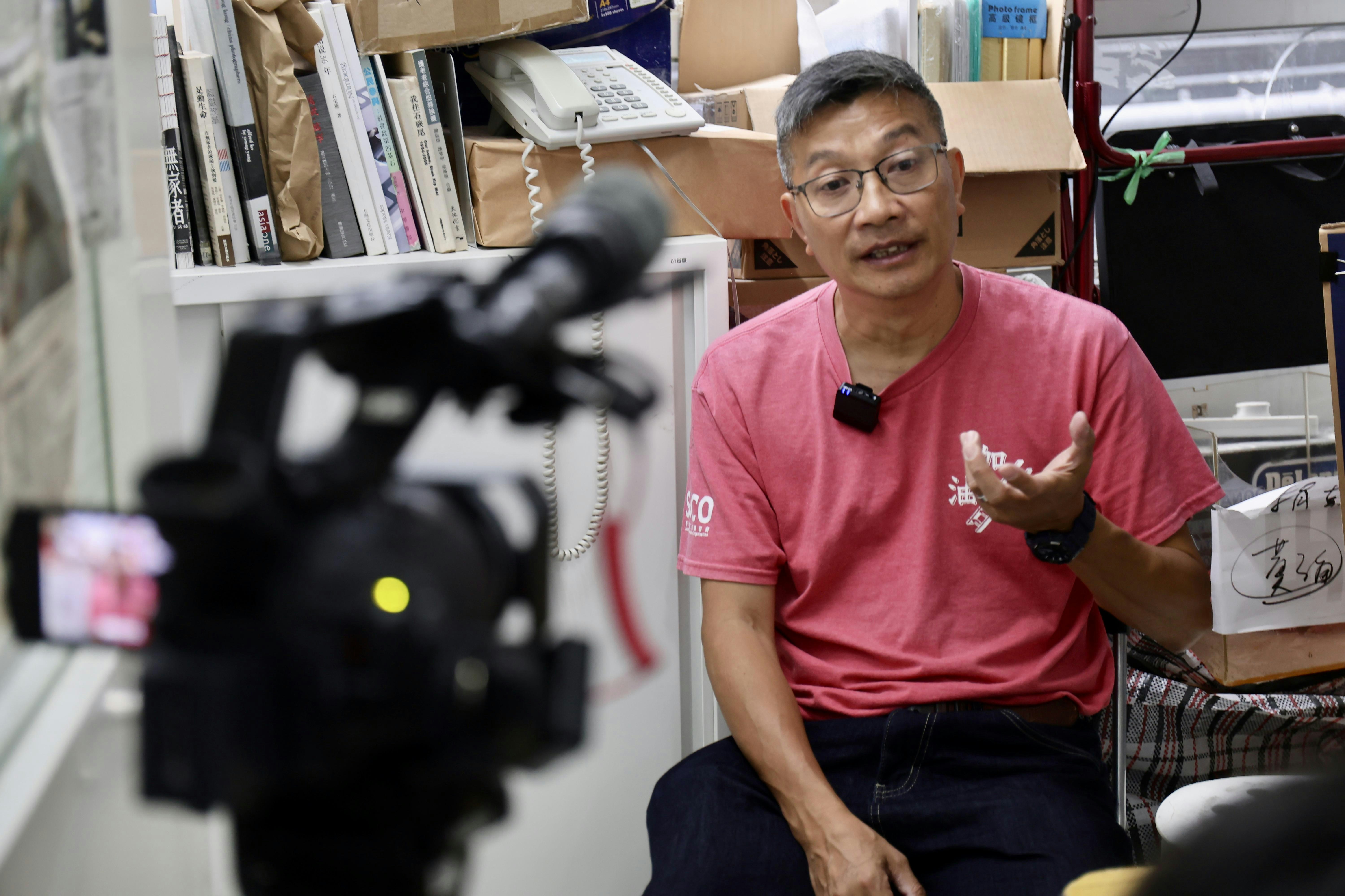 吳衛東認為，拾荒者是推動環保回收業及垃圾分類的先鋒，對社會有貢獻，理應受社會肯定。（翁鈺輝攝）
