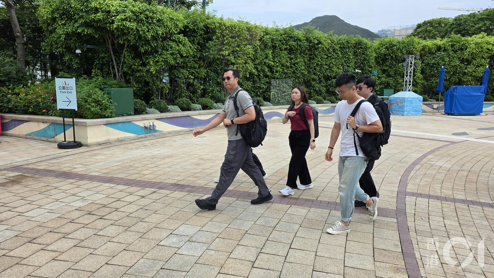 勞工處人員到海洋公園調查。(黃偉民攝) 勞工處人員到海洋公園調查。(黃偉民攝)